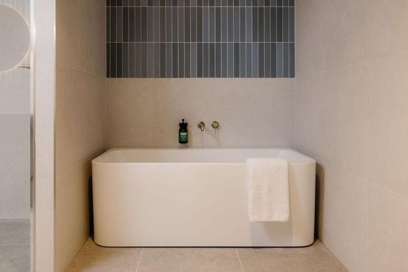 Crowne Plaza Adelaide Mawson Lakes By Ihg Екстер'єр фото